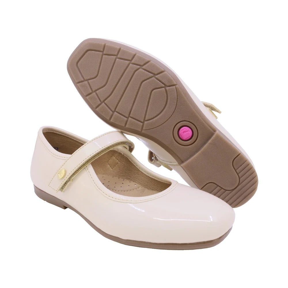 ZAPATO BEIGE PARA NIÑA CHAROL VELCRO