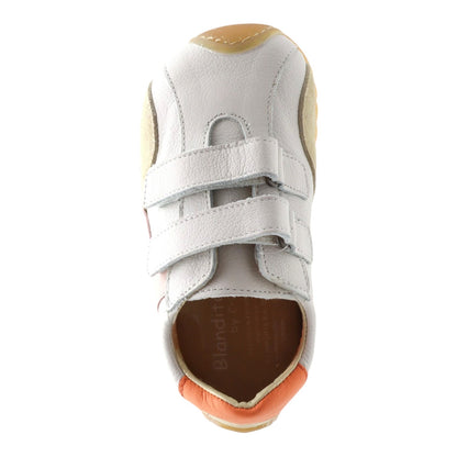 Zapato Deportivo Barefoot Blanditos Color Talco Para Niña