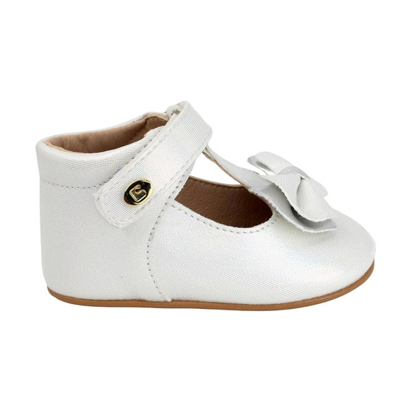 ZAPATO PERLA PARA BEBE SIN SUELA CHAROL MOÑO
