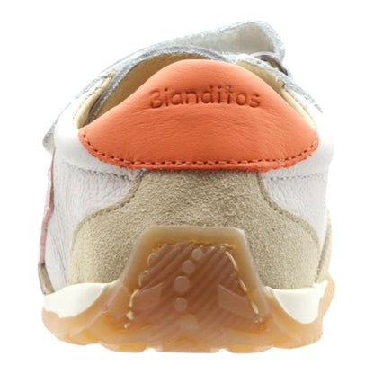Zapato Deportivo Barefoot Blanditos Color Talco Para Niña