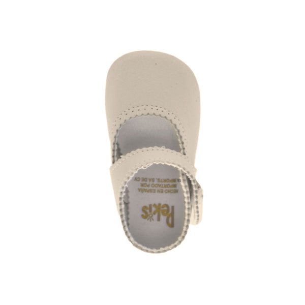 Zapatos Pekis de Piel Beige con Botón para Bebé