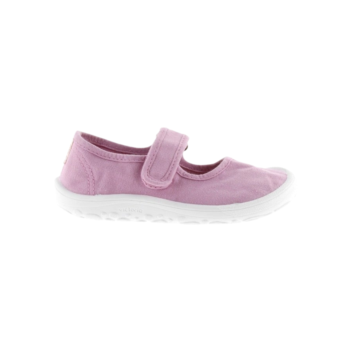 Victoria Merceditas Niña Barefoot