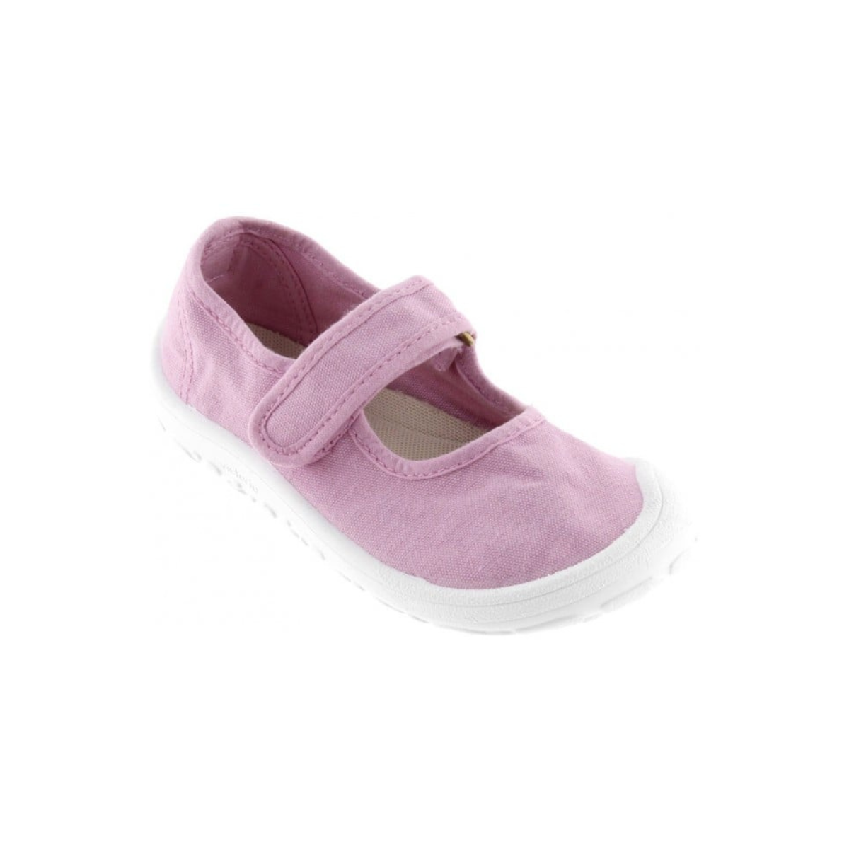 Victoria Merceditas Niña Barefoot