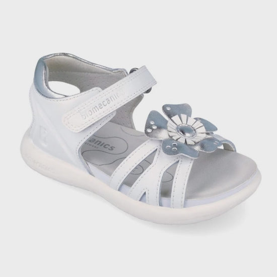 Sandalia Biomecanics Blanco con Velcro y Flor para Niña