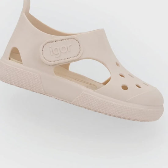 Sandalia Igor Sport Con Velcro Marfil para Niña