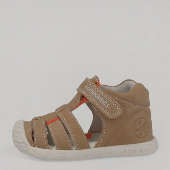 Sandalia Biomecanics Natural con Velcro y Tiras para Bebé